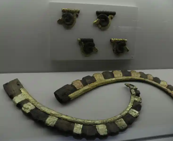 Pendants of mountain's goat heads